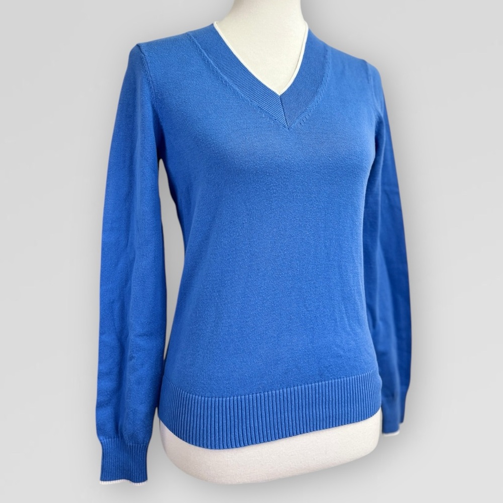 Brooks Brothers Women’s Blue V-neck Sweater Long Sleeves, medium. 100% Cotton